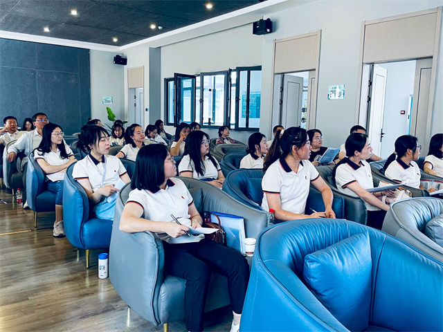 中国新商科大学集团“卓越商科淬炼营”晋中信息学院研修班开班