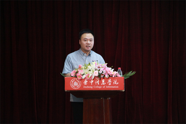 我校电影褒贬中心揭牌确立