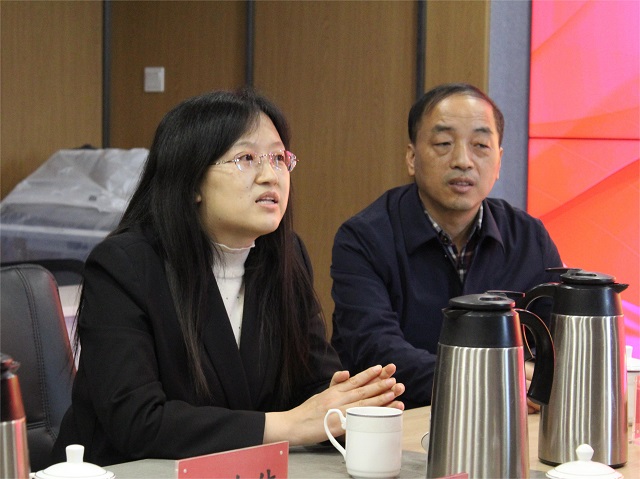 我校党委书记张存伟一行赴经纬智能纺织机械有限公司开展“访企拓岗促就业”活动