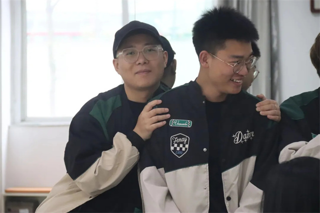 毕业音乐会,信院师生和安子与九妹乐队一起燃爆这个盛夏!