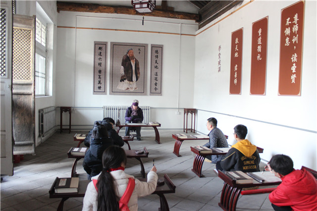 远景学院与山西文旅集团孟母康养城举行校企合作挂牌仪式