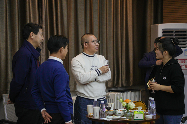 “你好 春天”三月优秀教职员工分享酒会顺利举办