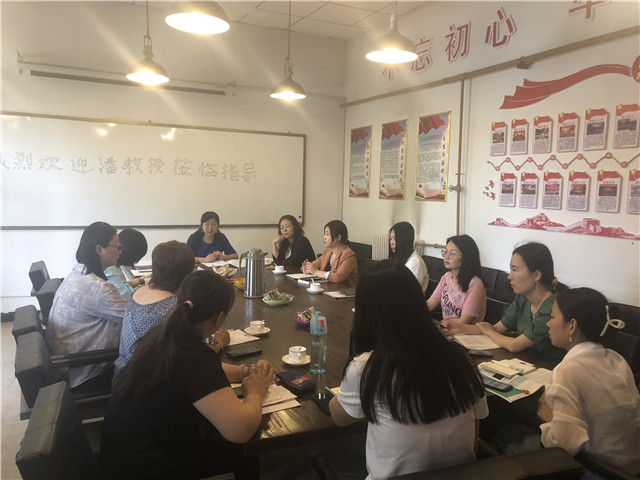 集团通识教育学术顾问潘迎春教授莅临我校指导通识教育工作