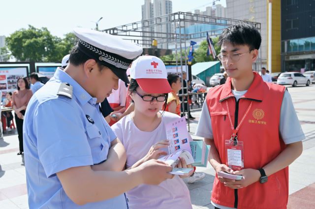 我校师生志愿者助力太谷区哲学社会科学普及宣传周