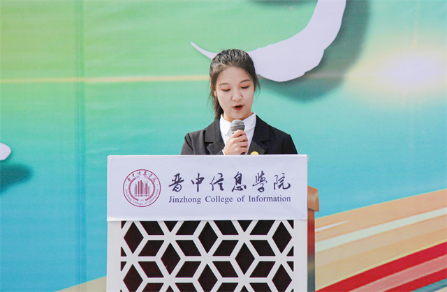 青春启航!我校分批举行2022级新生开学典礼