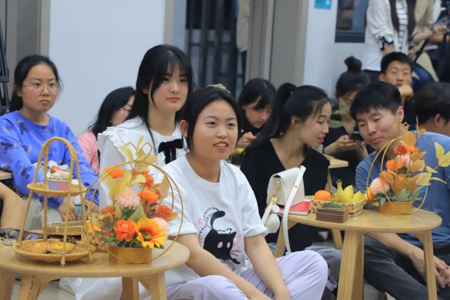 书院围炉夜话第8期:有趣又有梗,真实无厘头——“动”见科幻影视的另一种可能