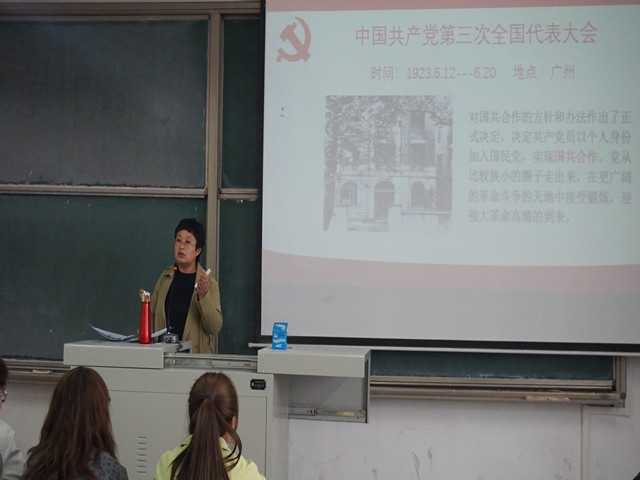 思政教师深入二级学院开展党史学习教育理论宣讲