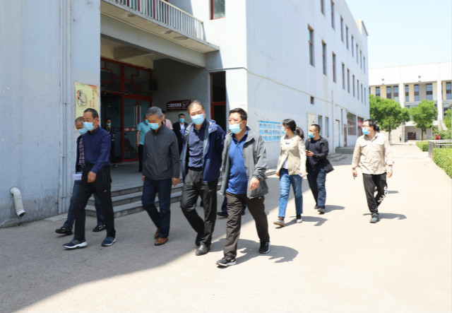 省教育厅督察组来我校检查指导春季开学准备工作