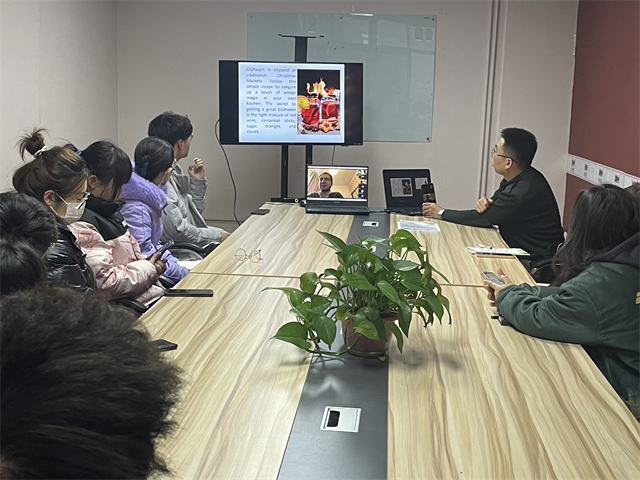 远景学院举办第二届外语文化节之中西文化系列讲座