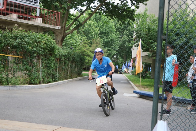 我校在2018全国大学生校园铁人三项赛中获亚军