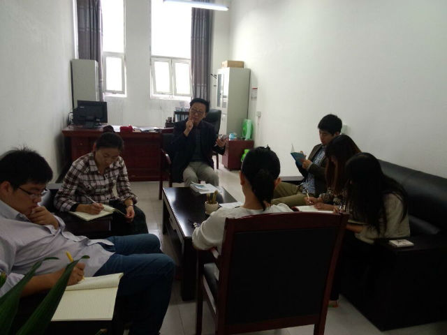 经管系全体辅导员召开安全教育交流座谈会