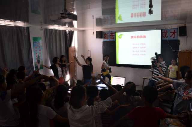 我院公益组织携手山西晚报共圆乡村小学电脑梦