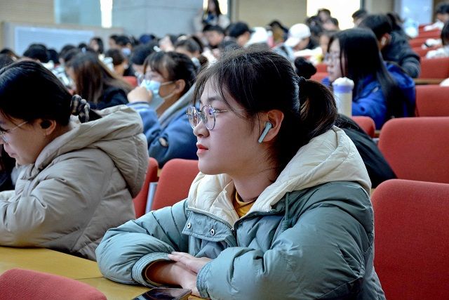 集团廖成林教授为我校学生开展主题讲座 讲述元宇宙背景下的营销