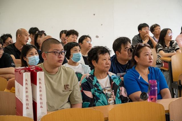 【家长开放日】智能工程学院家长代表齐聚校园携手共育 静待花开