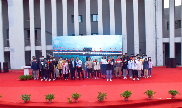 青春启航!我校分批举行2022级新生开学典礼