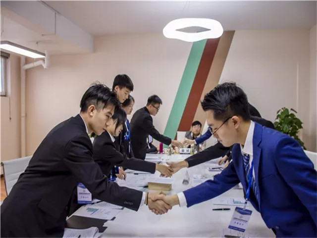 回眸与展望Ⅰ:庆祝新校区建成十周年 致敬砥砺前行开拓者