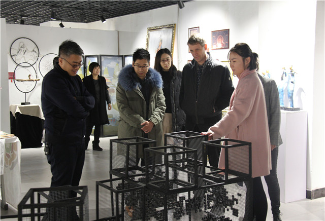 德国埃森造型艺术学院一行来我院交流访问