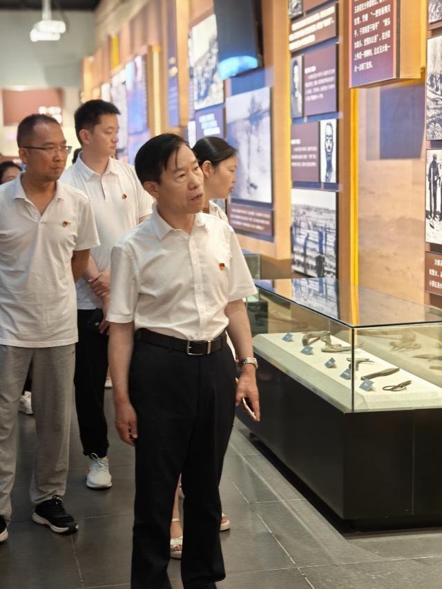 我校开展“重温红色历史,传承右玉精神”主题学习培训