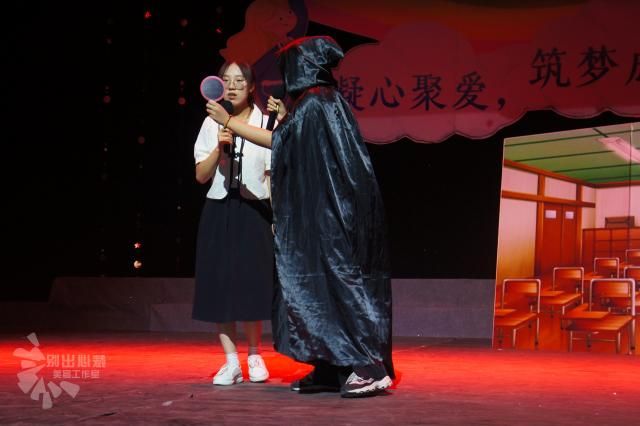 我校举办第五届“凝心聚爱,筑梦成长”校园心理情景剧大赛