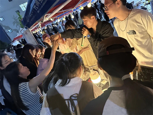 【家长开放日】淬炼·国际商学院用爱搭建家校桥梁 携手共话学生成长
