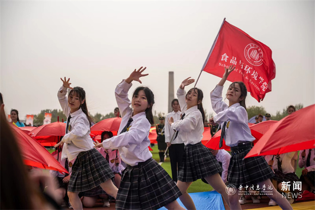 看点十足!2022级军训成果汇报表演暨第十四届田径运动会开幕式超燃来袭!