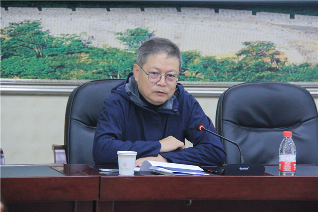 学校开展法律意识与合同风险防范团建培训会