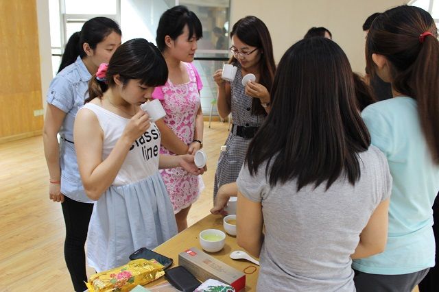 台湾南华大学师生来我院交流学习