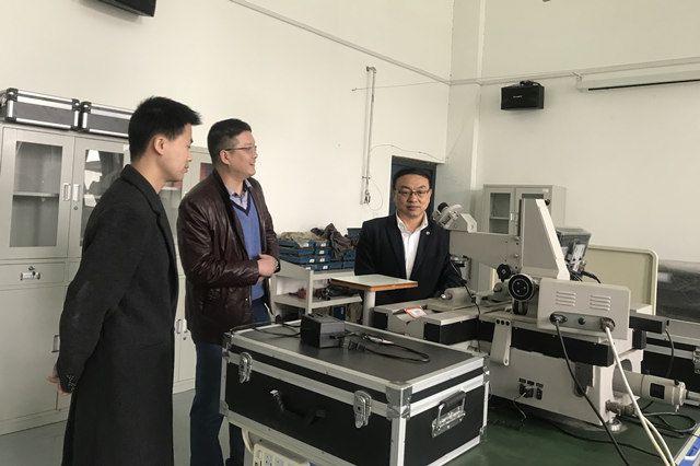 我校与鹏飞实业集团签署校企合作协议