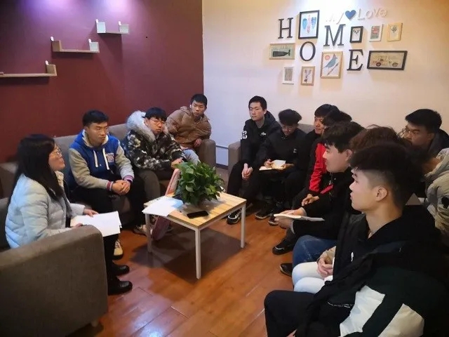成长导师入住书院 深化全天候育人实践