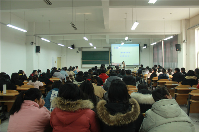新学期开学第一天 教学秩序井然有序