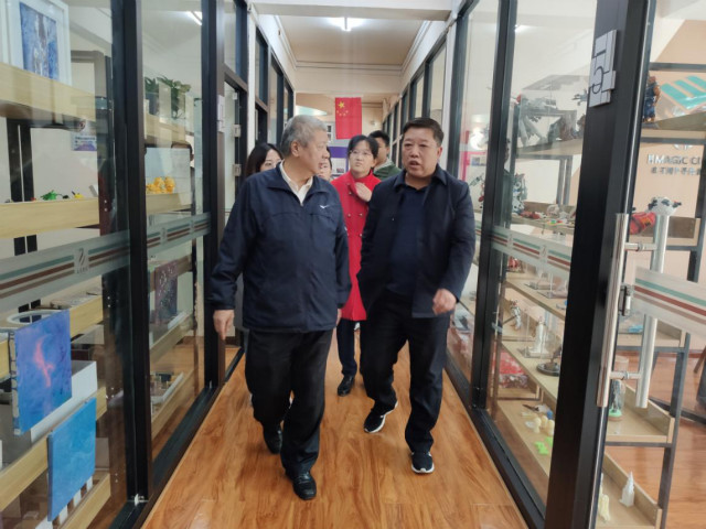 省教育厅学生处处长谭并科莅临我校调研指导工作