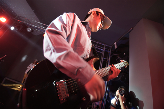 “闹的不错”Live House再造热爱 一场属于信院人的青春派对