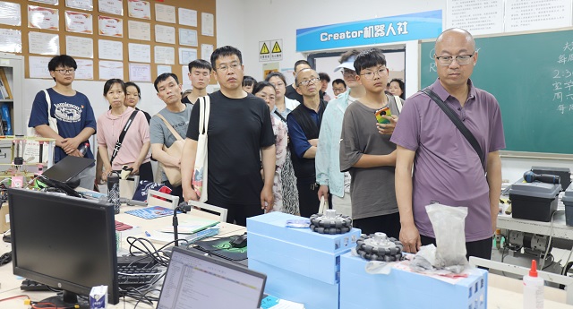 【家长开放日】大数据学院、信息工程学院师生家长为爱赴约 同心共育