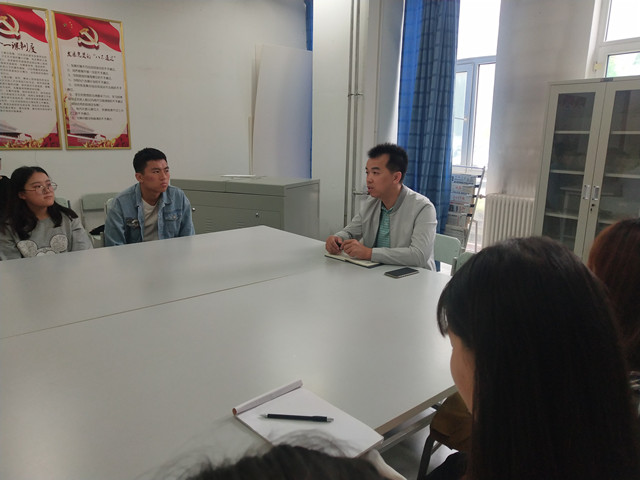 【淬炼商学院】每周一班:青春正当时 争做完满人