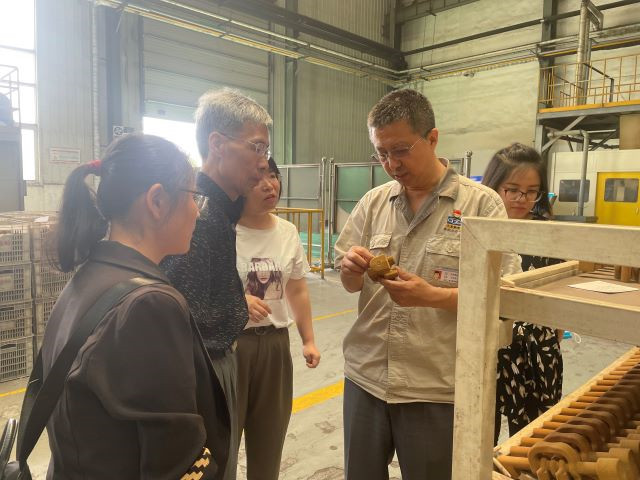 走进“太重榆液”,促进青年教师成长