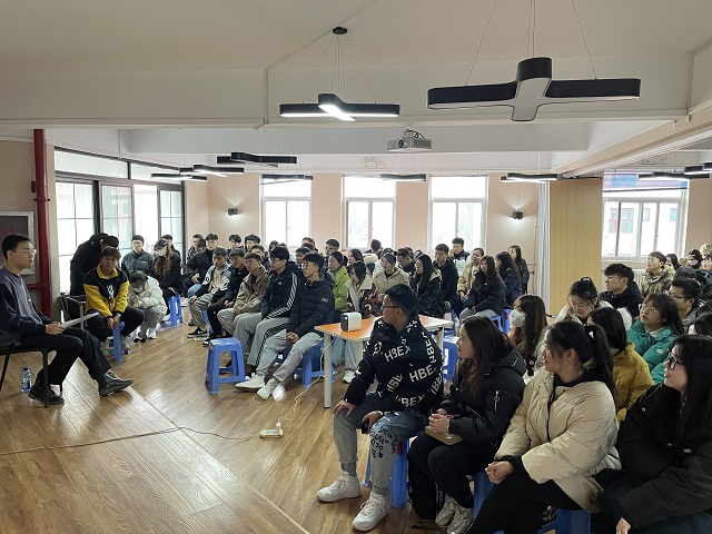 这所大学 教会我爱——我校开展第九期校友事迹报告会