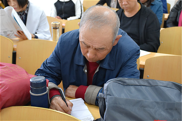 共赏信院一路风景 齐看经管一路荣光——经济管理系第二届家长开放日