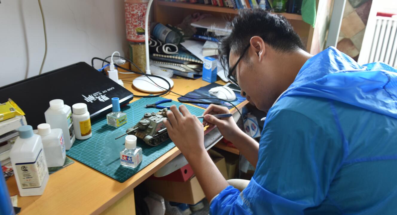 我院学生举办国防军事装备展览服务国防教育