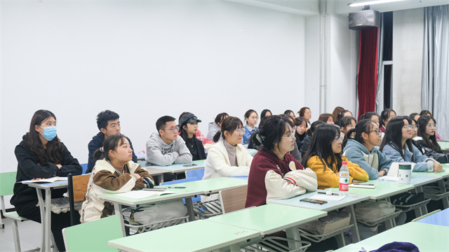 我校连续7年开设新生研讨课、体验课 趣味潮课受学生热捧