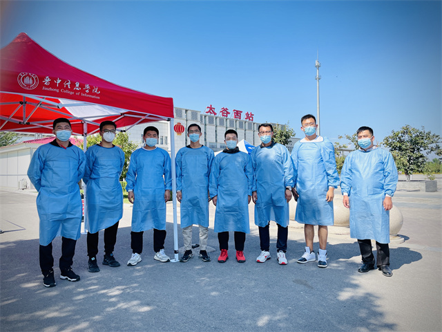 满“新”欢喜 未来可期 我校万名学子平安有序返校