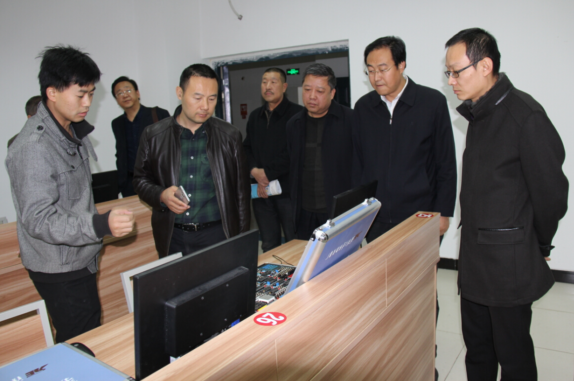 希望产业教育集团李涛带队来我院交流学习