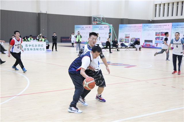 第六届教职工篮球赛落幕 后勤代表队逆袭夺冠!