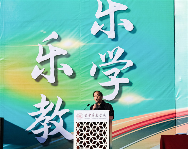 青春启航!我校分批举行2022级新生开学典礼