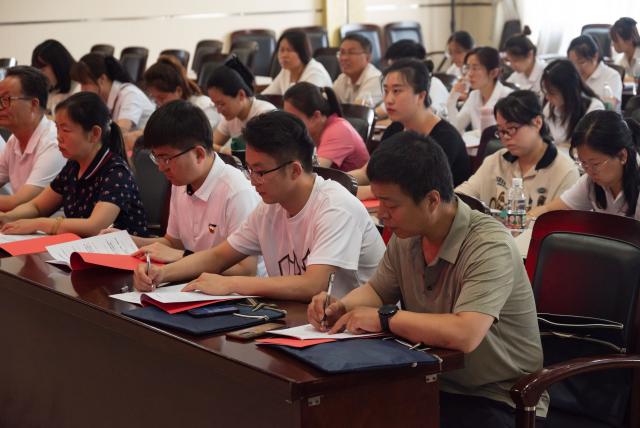 我校开展“重温红色历史,传承右玉精神”主题学习培训