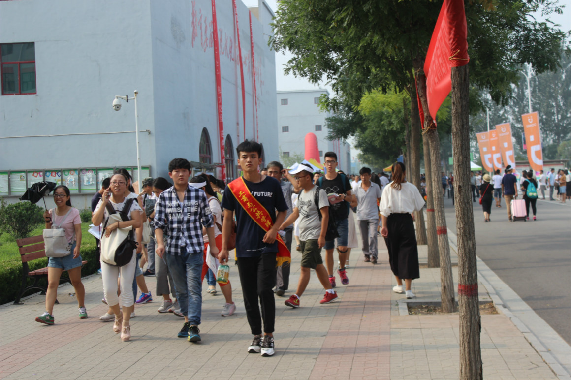 【新生入学】青春列车，今日出发——图说2016级新生报到注册