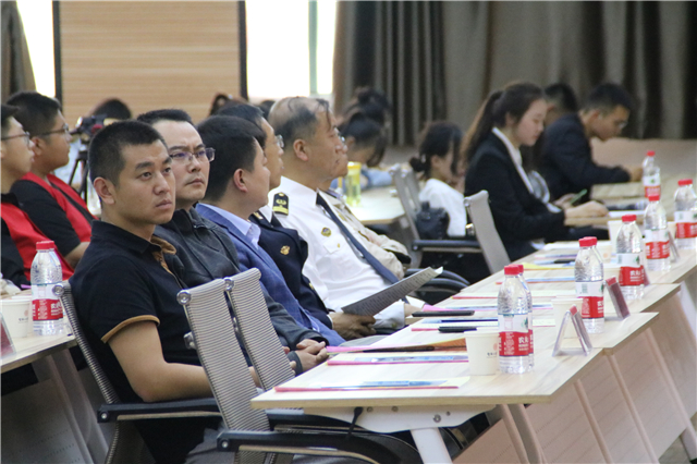 我校“水上交通安全知识进校园”专题讲座圆满落幕