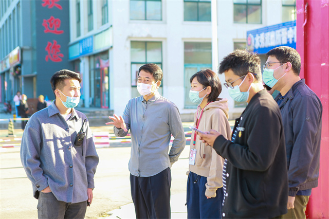 直击迎新现场!8000余名2022级萌新从信院奔向新征程