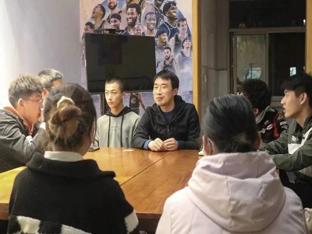 【我与信院的故事】王红权:用情育 用心管 用智引