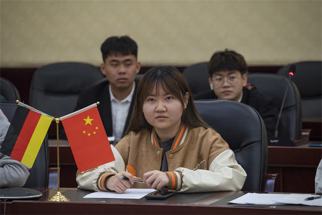 应用型实力高校的创新之路①:提升专业建设能力 培养社会需要的应用型人才