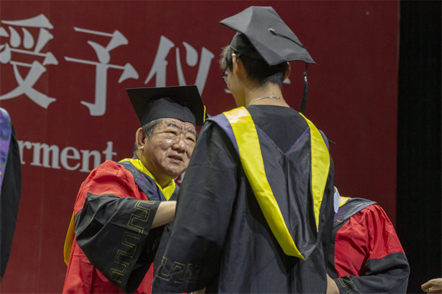 骊歌轻响致远方!我校隆重举行2022届学生毕业典礼暨学位授予仪式